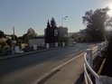 Největší most přes Metuji v centru Hronova.